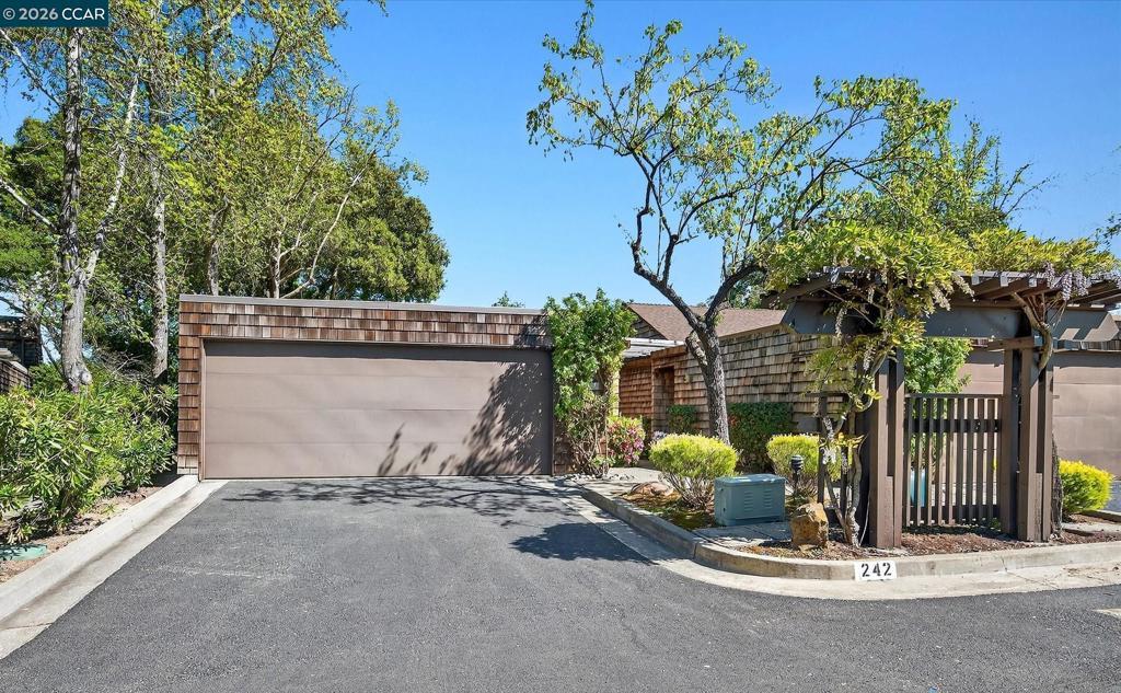 Photo of Listing #41128228