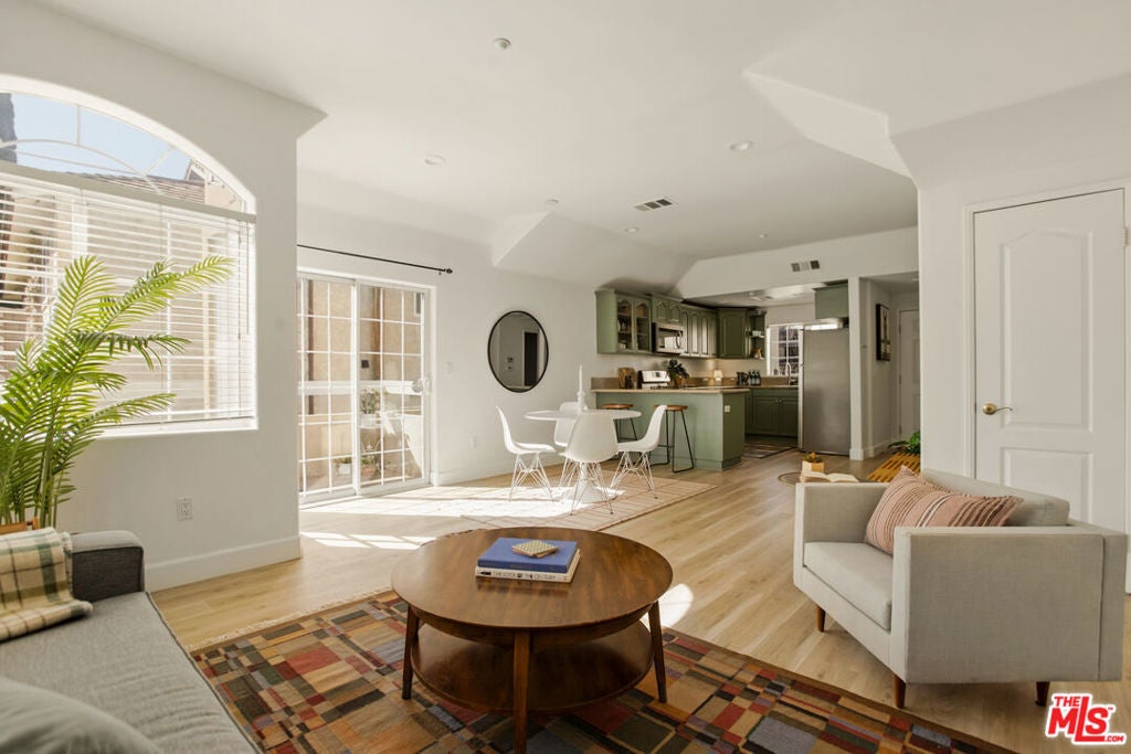 Photo of Listing #26668295