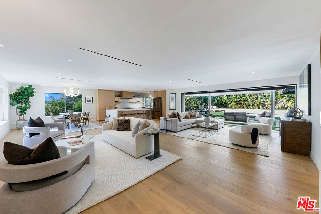 Photo of Listing #26668533