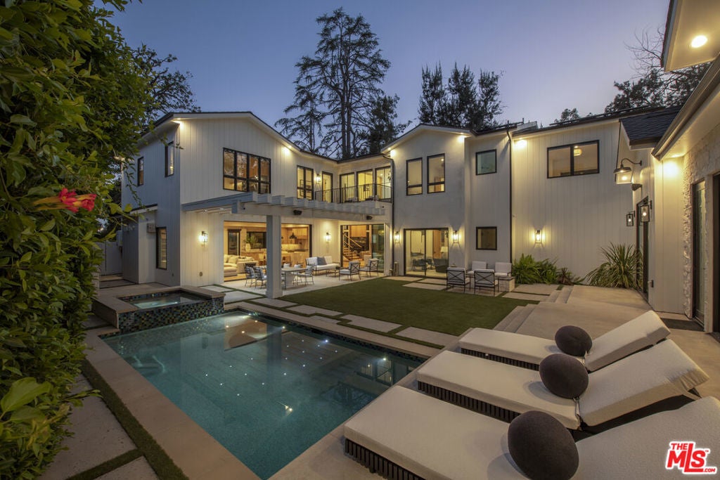 Photo of Listing #26667921