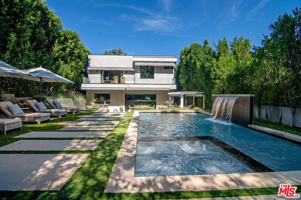 Photo of Listing #26668631