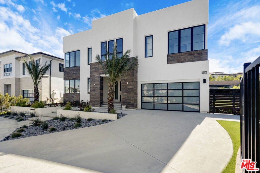 Photo of Listing #26668611