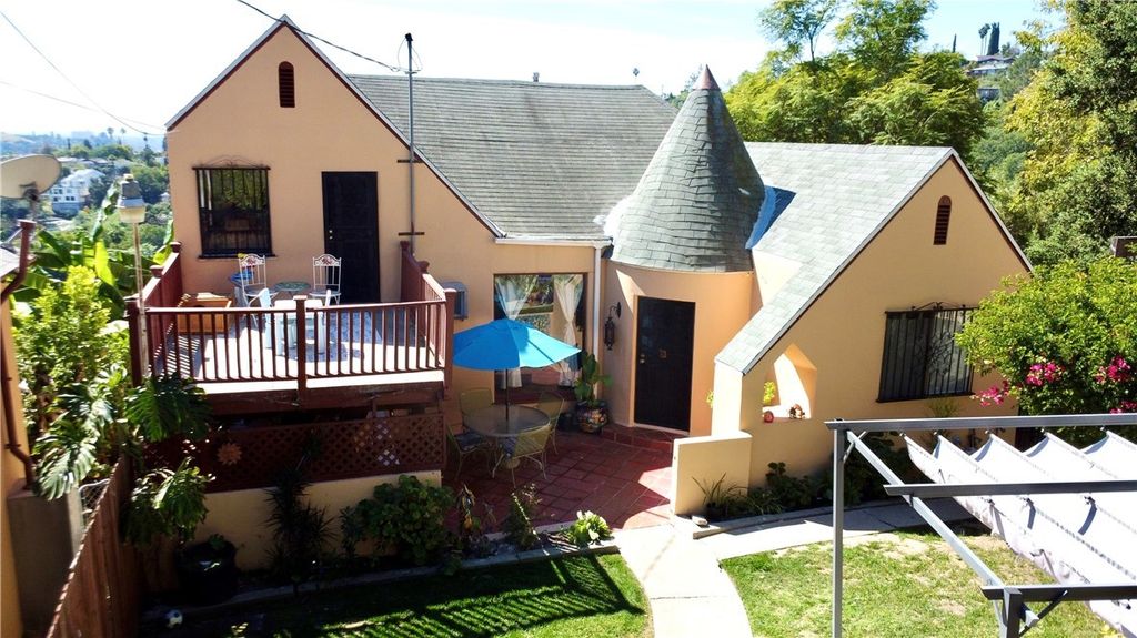 641 Sunnyhill Drive, Los Angeles