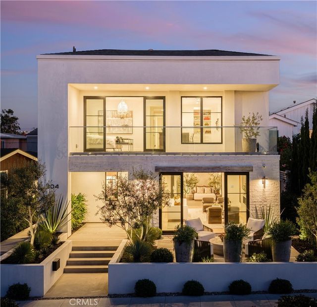 304 Goldenrod Avenue, Corona Del Mar
