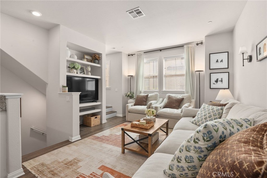 Photo of Listing #SR26056395