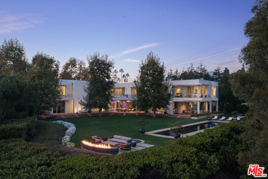652 Chautauqua Boulevard, Pacific Palisades