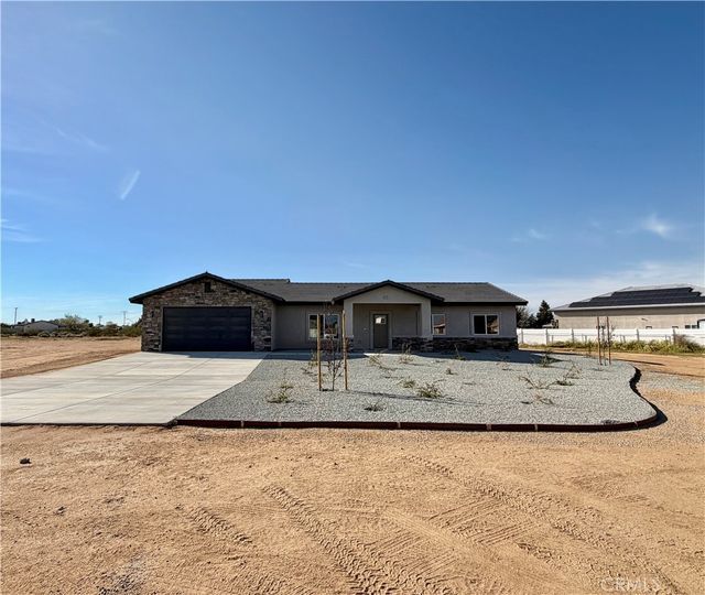 12744 Tate Rd, Apple Valley