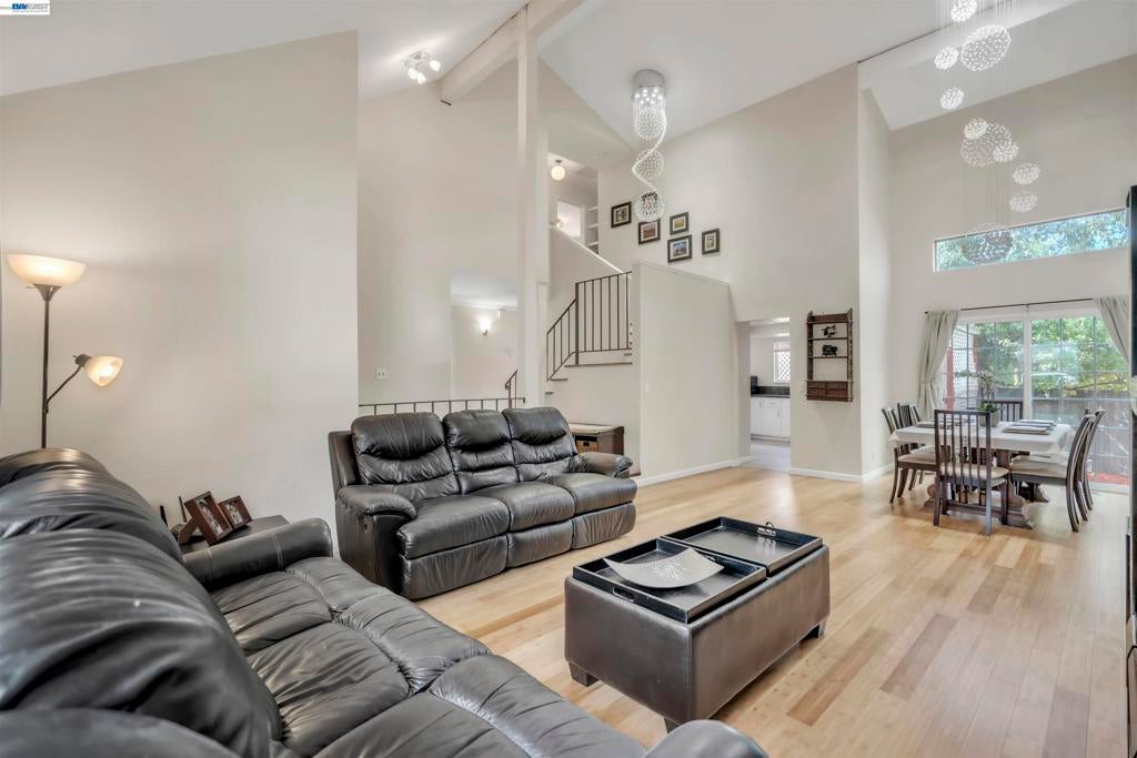 Photo of Listing #41128327