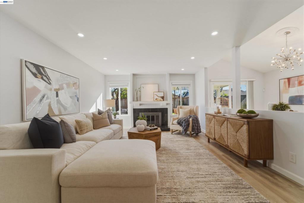 Photo of Listing #41128351