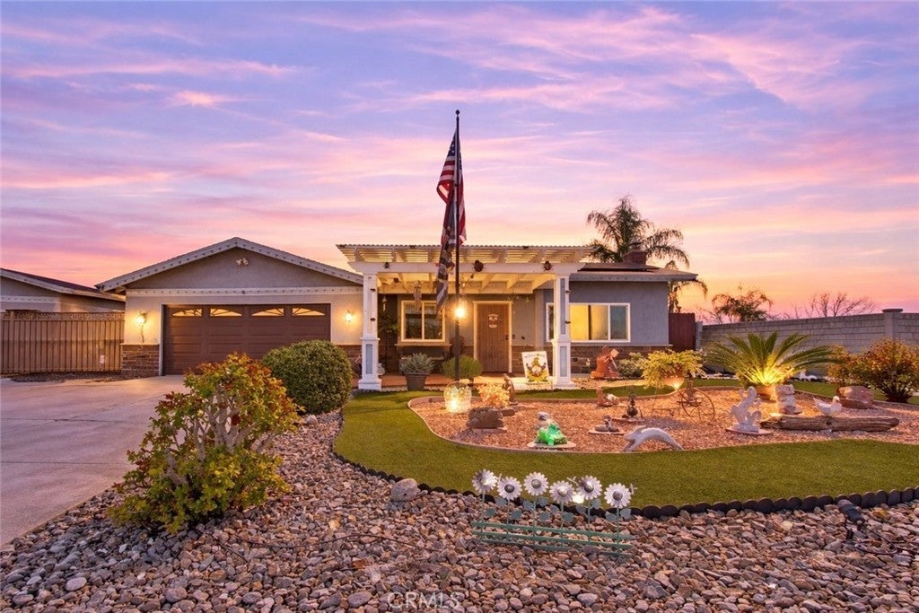 Photo of Listing #IV26063215