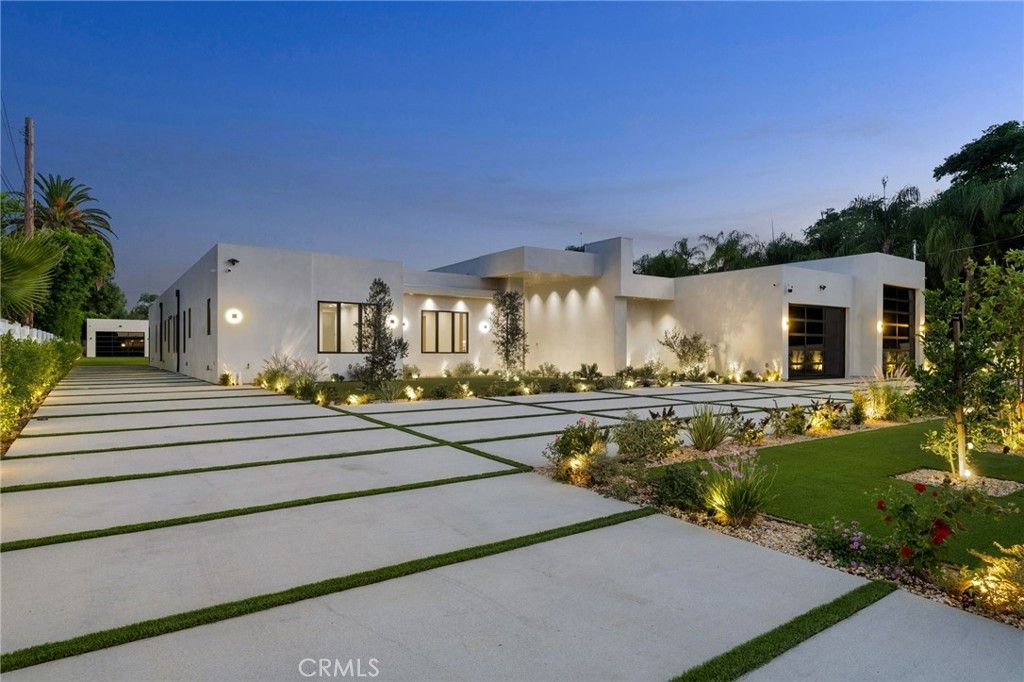 22924 Erwin Street, Woodland Hills