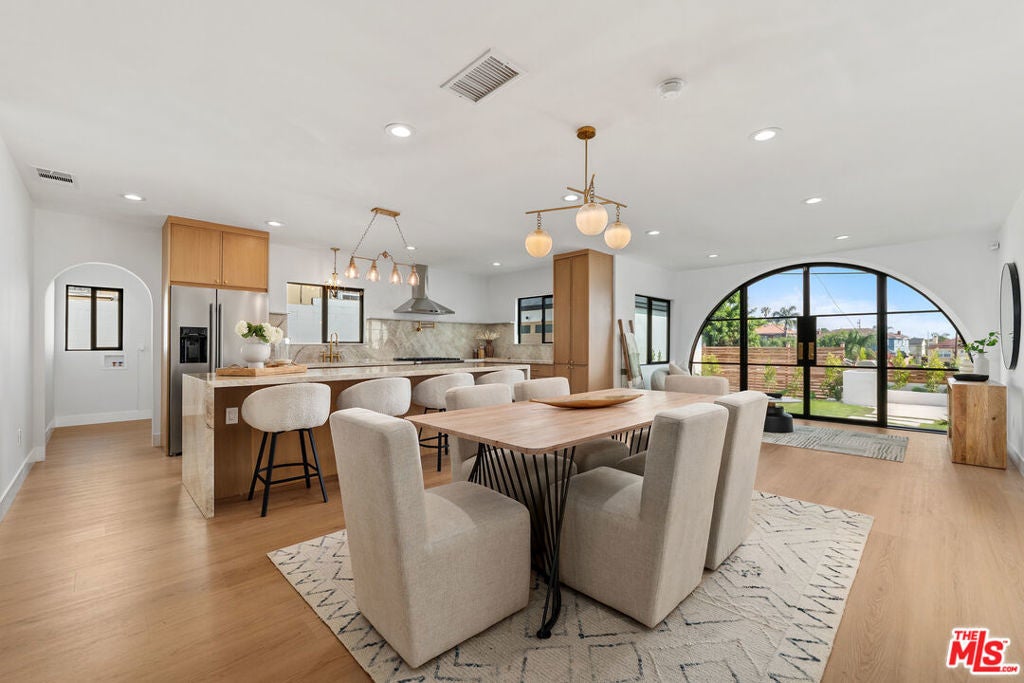 Photo of Listing #26664775