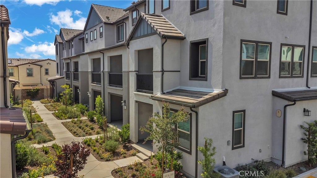 Photo of Listing #DW26064081