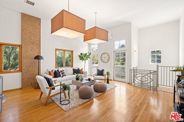 8781 Lookout Mountain Avenue, Los Angeles
