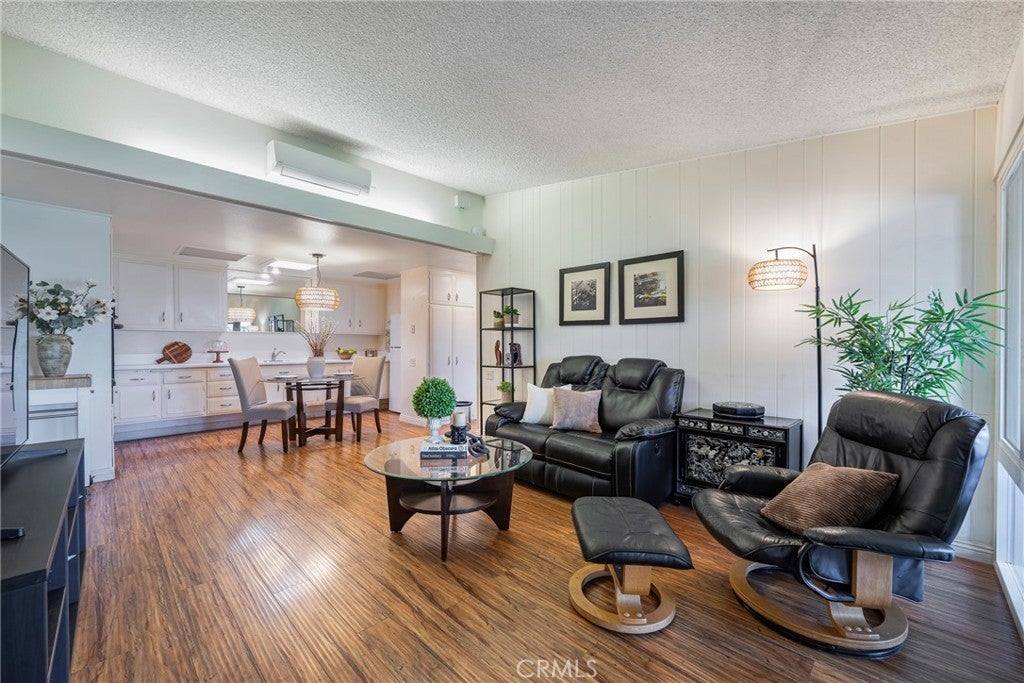 Photo of Listing #PW26064136