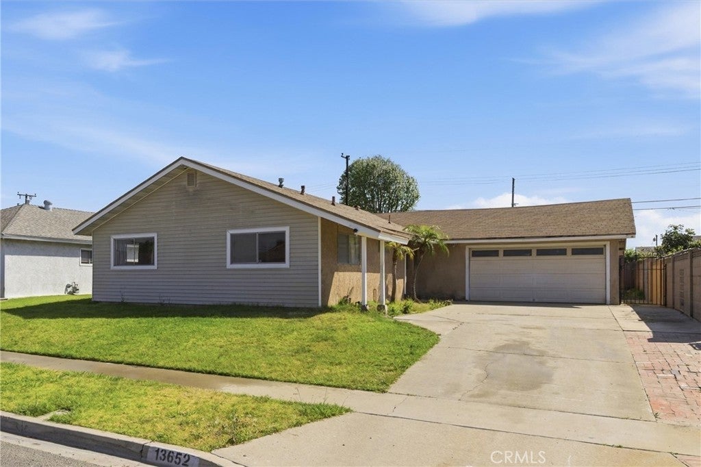 Photo of Listing #OC26058419