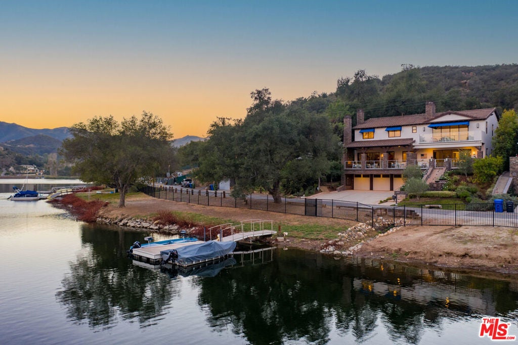 Photo of Listing #26669257