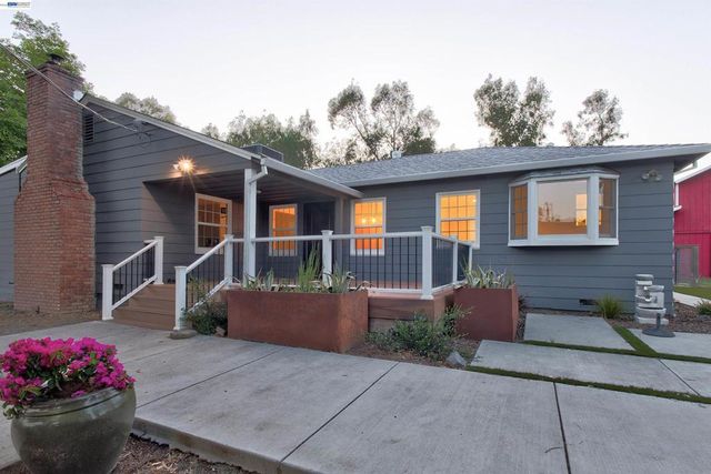 35600 Lasiandra Ln, Davis