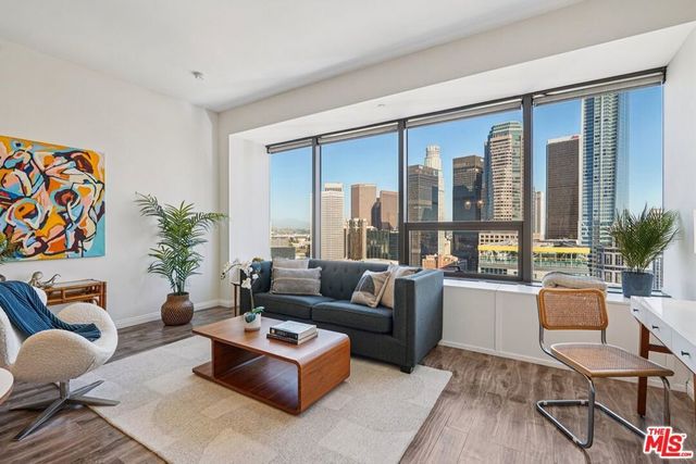 1100 Wilshire Boulevard # 2209, Los Angeles