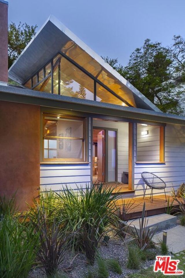 10335 Oletha Lane, Los Angeles