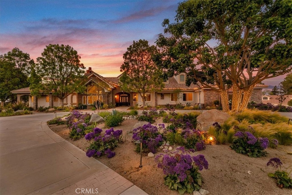 Photo of Listing #IV26064773