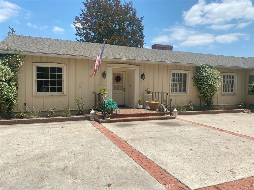 Photo of Listing #IV26064635