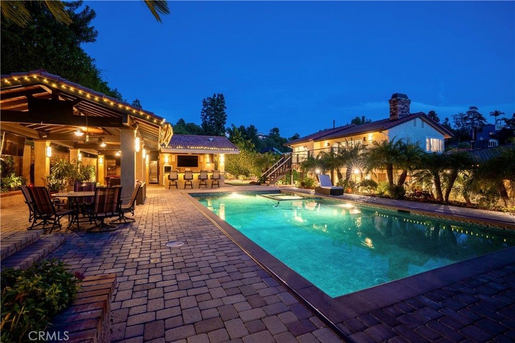 19151 Fowler, Santa Ana