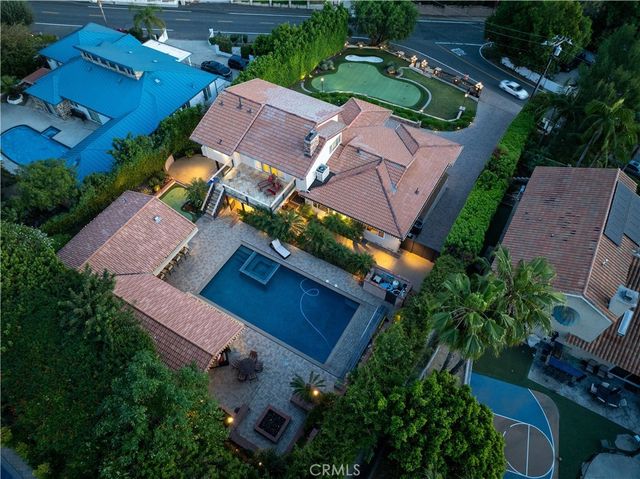 19151 Fowler, Santa Ana