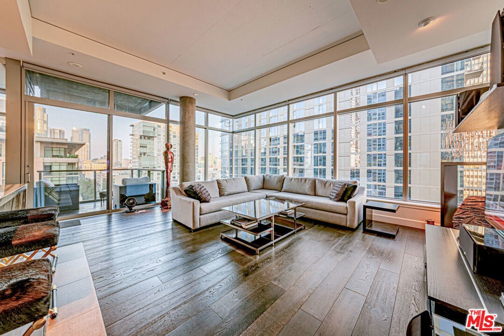 Photo of Listing #26667239