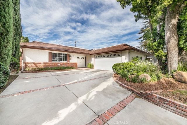 10037 Sunnybrae Avenue, Chatsworth