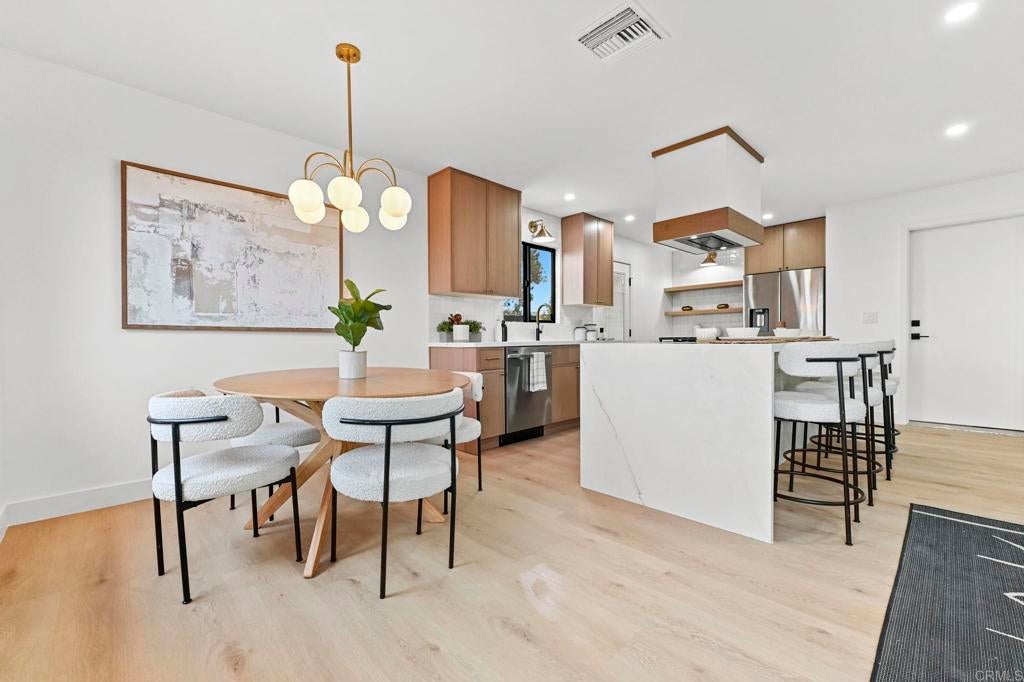 Photo of Listing #PTP2602284