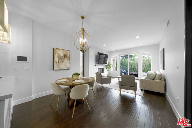 1318 Roxbury Drive # 219, Los Angeles