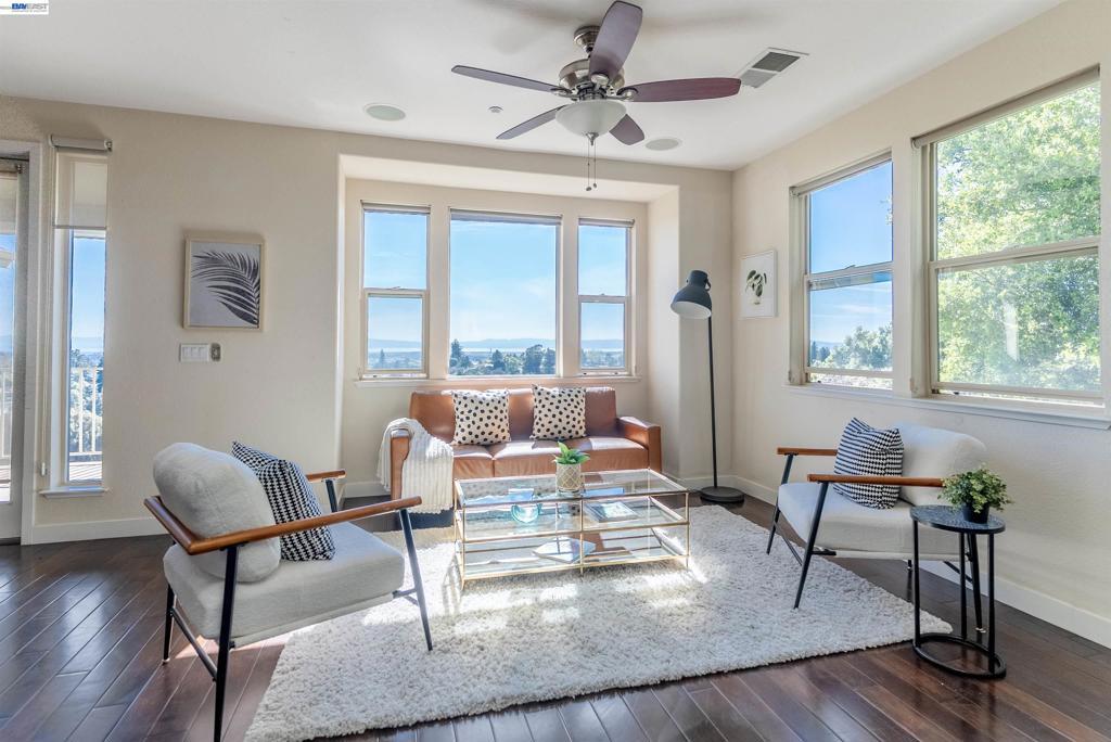 Photo of Listing #41128641