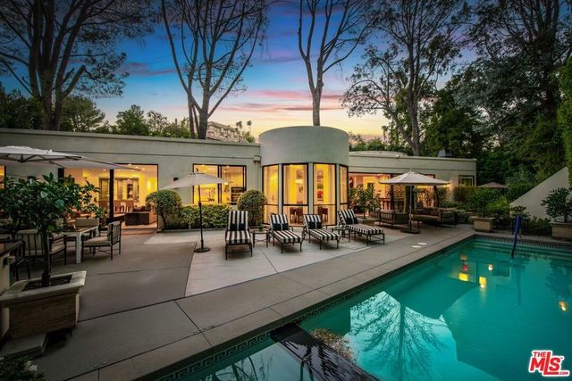 1114 Sutton Way, Beverly Hills