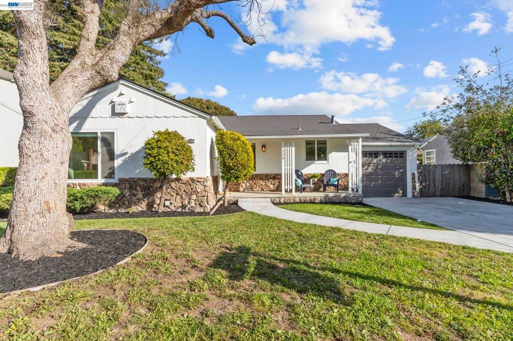 Photo of Listing #41128645