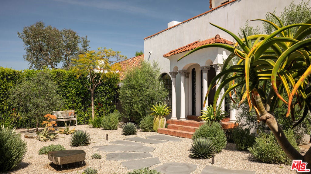 Photo of Listing #26669905