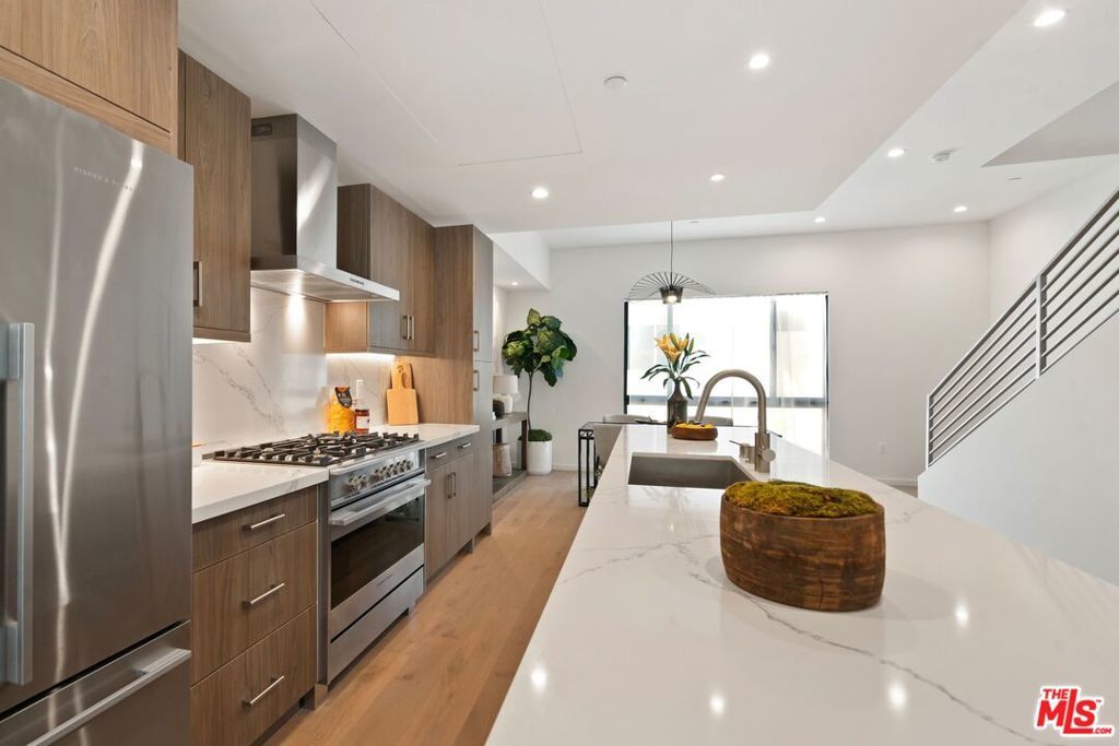 Photo of Listing #26669987