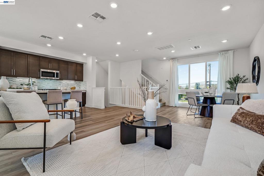 Photo of Listing #41128677