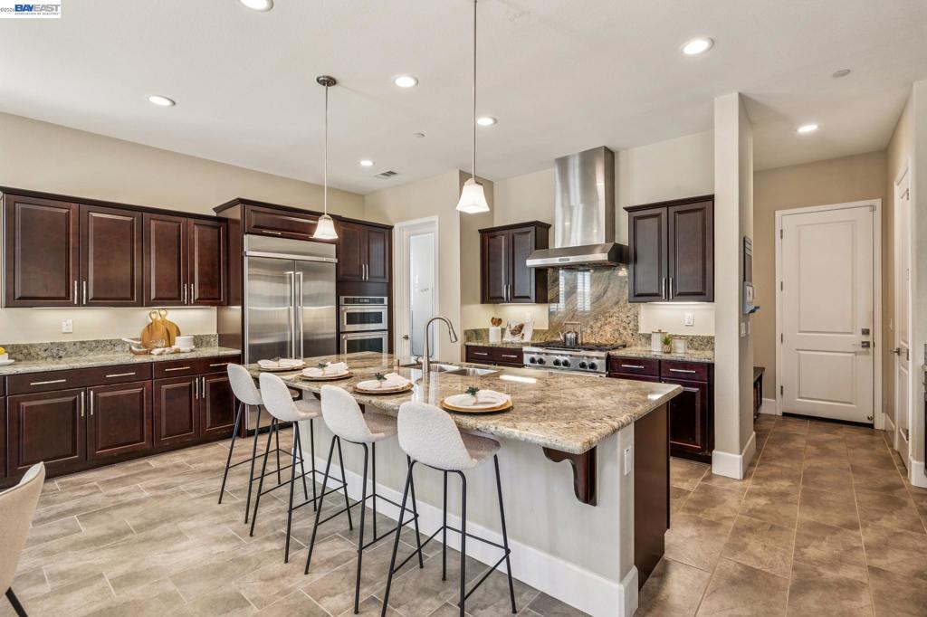 Photo of Listing #41128672