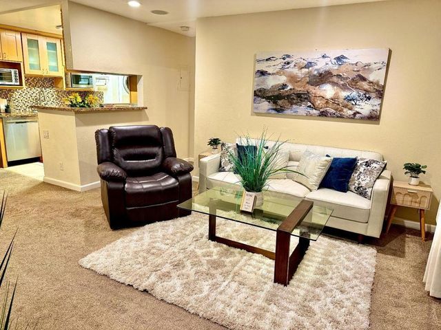 2250 Monroe Street # 201, Santa Clara