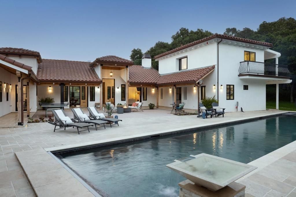 372 Corral De Tierra Road, Salinas