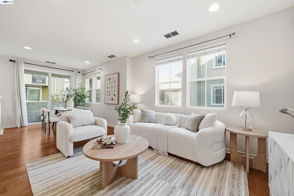 Photo of Listing #41128696