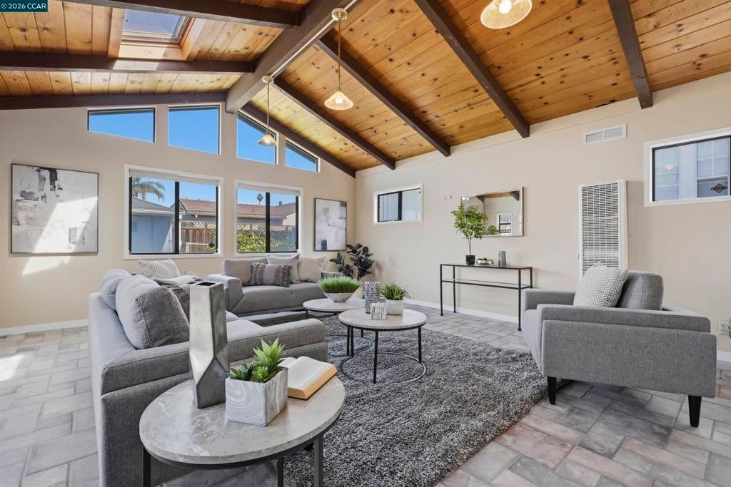 Photo of Listing #41128703