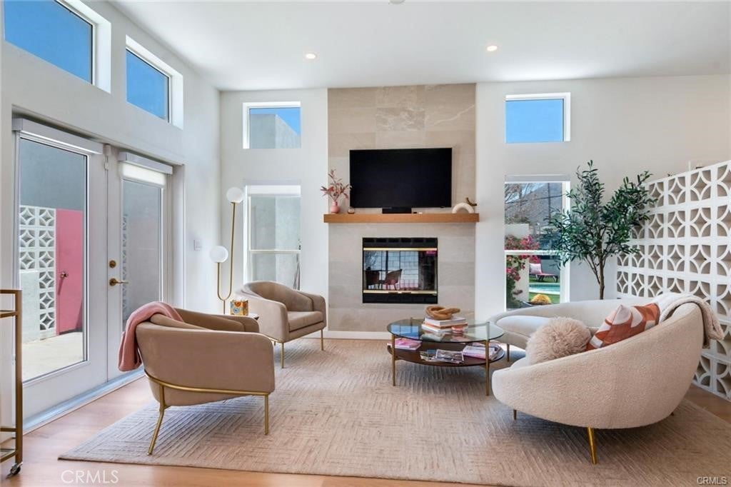 Photo of Listing #IV26063909