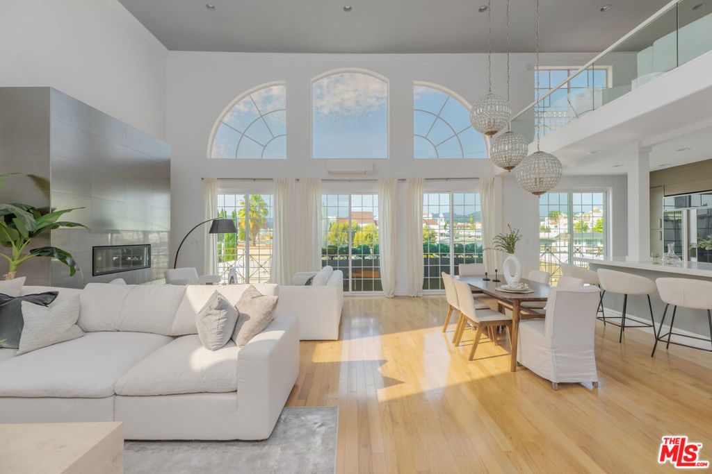 11723 Goshen Avenue # 302, Los Angeles