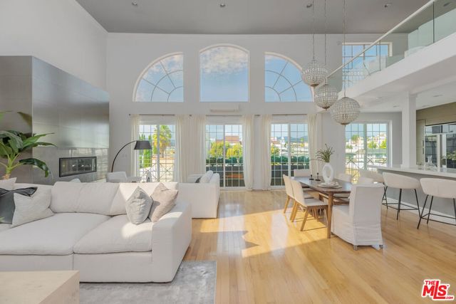 11723 Goshen Avenue # 302, Los Angeles