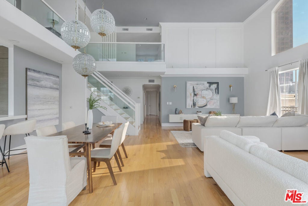 Photo of Listing #26670173