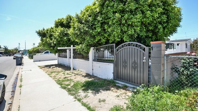 10301 Antigua Street, Anaheim