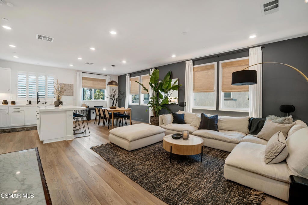 Photo of Listing #226001411