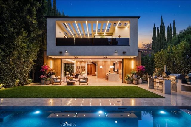 14812 Huston Street, Sherman Oaks